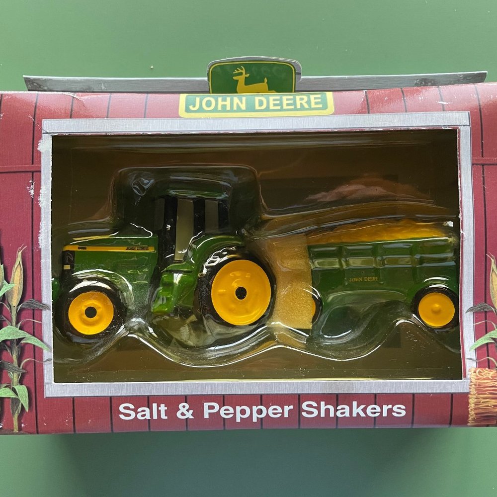 1998 John Deere Tractor & Wagon Ceramic Salt & Pepper Shakers
